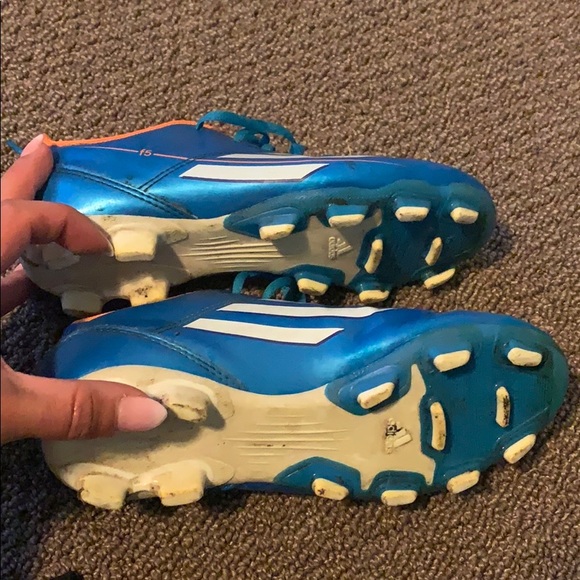 Boys Adidas Soccer Cleats - Picture 4 of 4